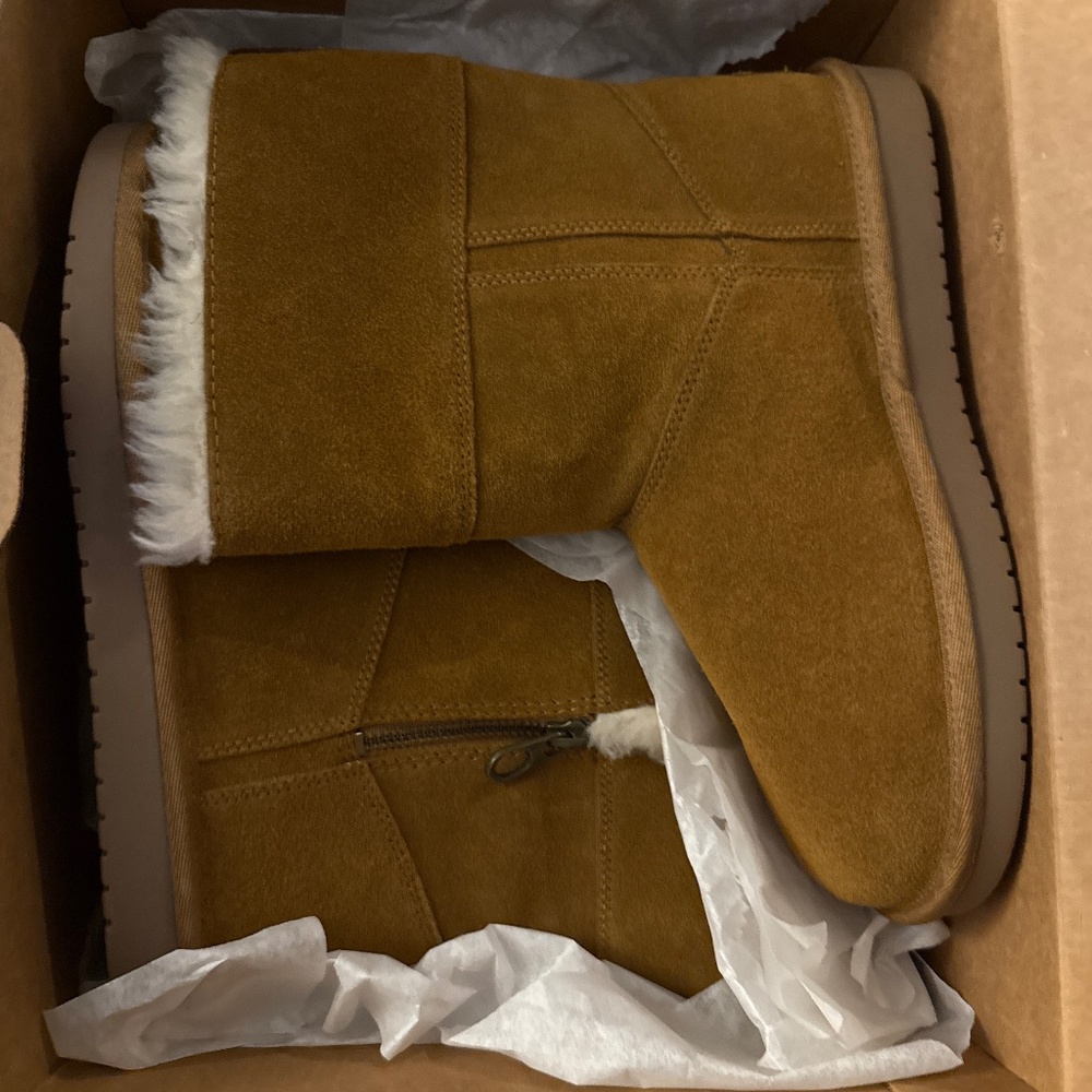 Girls kookaburra boots size 5